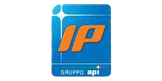 Logo IP su sfondo blu.